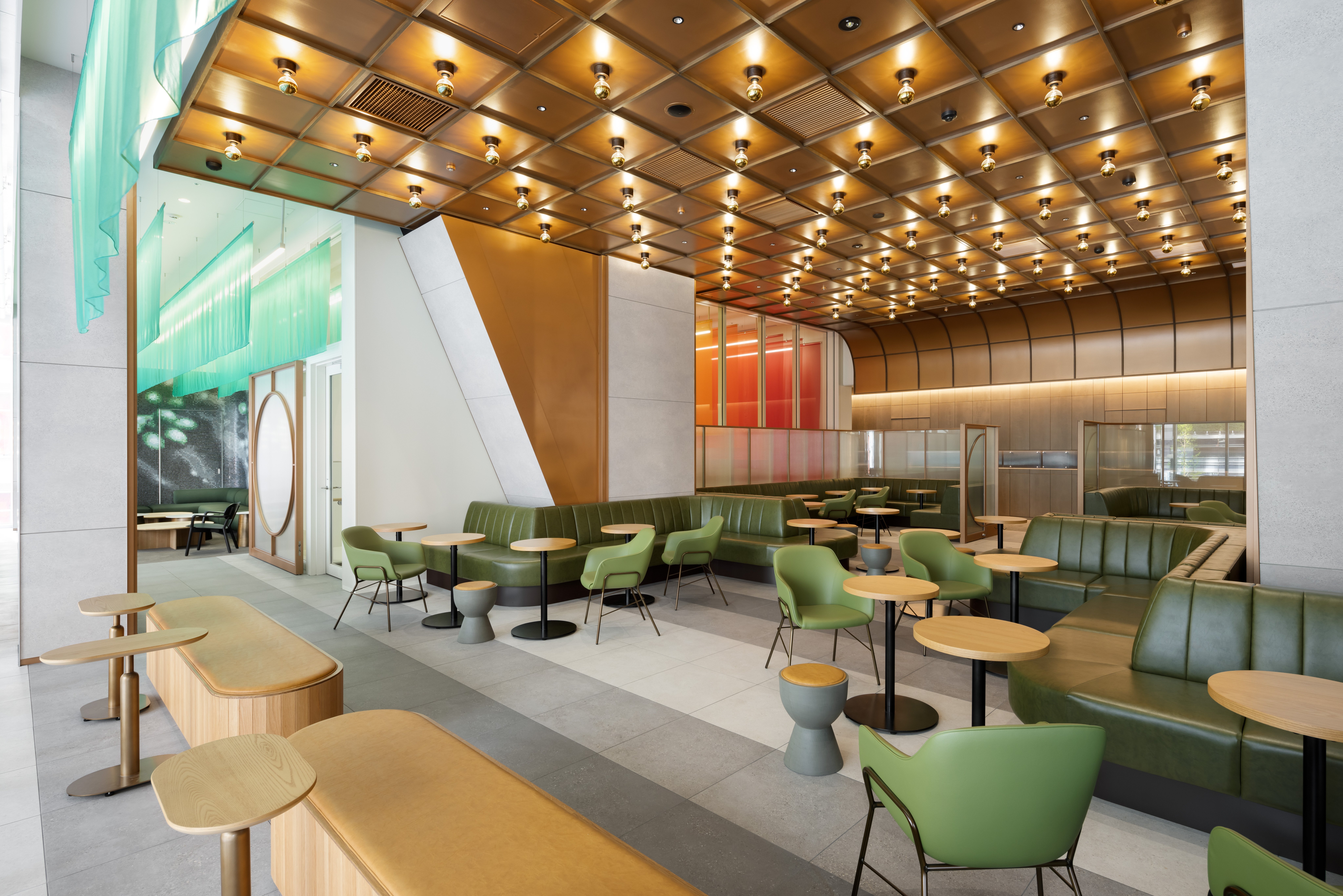 starbucks_kabukicho_024.jpg